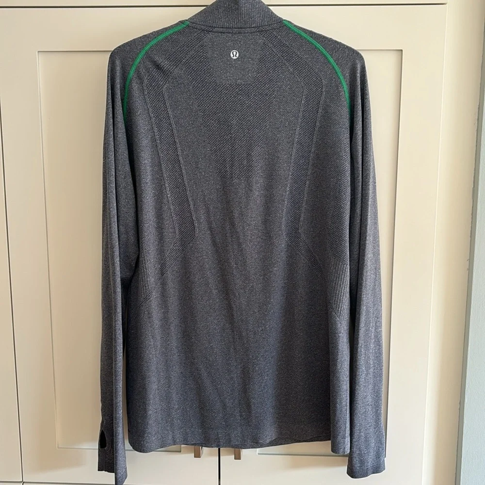 18. Lululemon Athletica Men’s Running - Picture 3 of 4